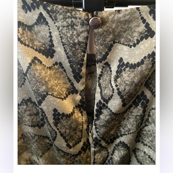 Jennifer Lopez Snake Print Jumpsuit Size Large - Picture 4 of 9